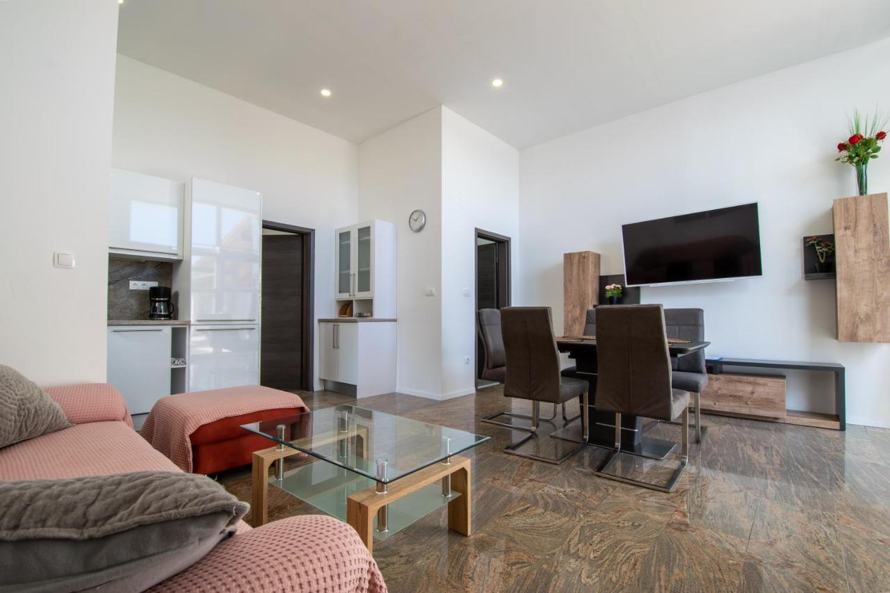 Apartments Lantina ベティナ エクステリア 写真